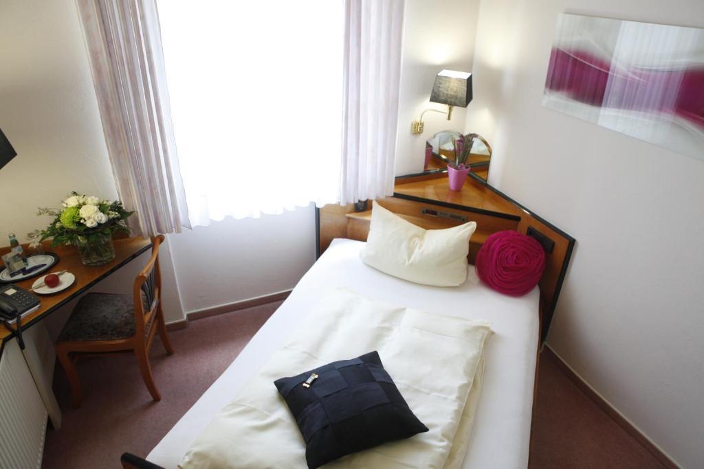Hotel Villa Brenner Grünstadt Δωμάτιο φωτογραφία