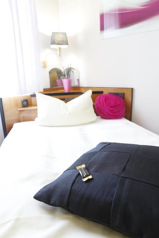 Hotel Villa Brenner Grünstadt Δωμάτιο φωτογραφία