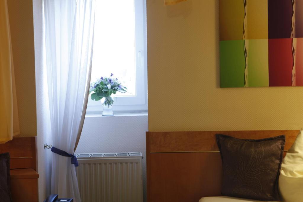 Hotel Villa Brenner Grünstadt Δωμάτιο φωτογραφία